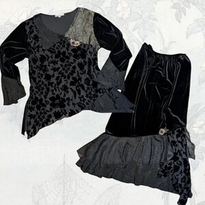 Spencer Alexis Y2K Black and Floral Velvet Top and Skirt Set